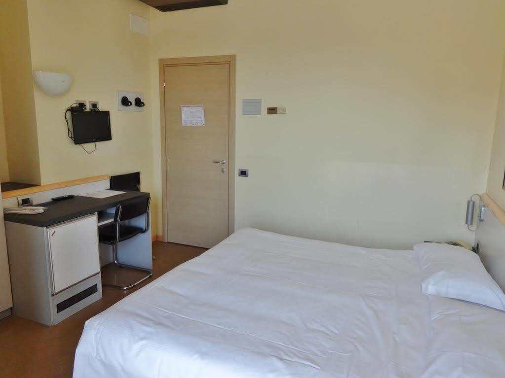 Hotel Ristorante Novara Expo Bareggio Zewnętrze zdjęcie
